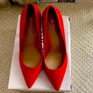Brand new Aldo Heels size 8 never been worn